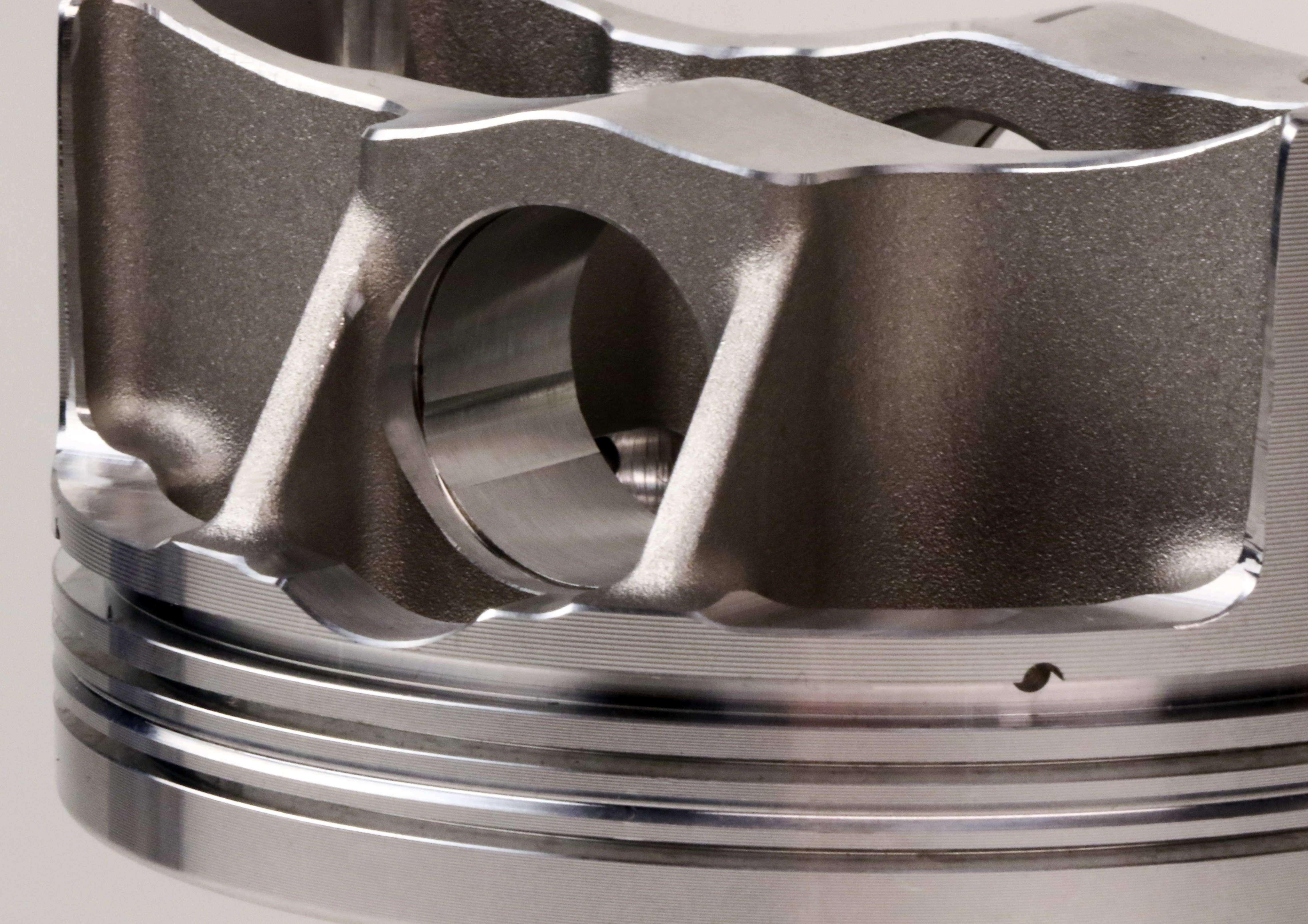 Different Wrist Pin Oiling Styles Explained